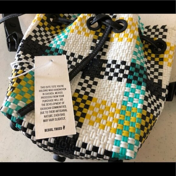 🔥 FIRE SALE CLOSET CLOSING🔥 Truss Mini Bucket Bag Aqua & Plaid Woven Rattan - Picture 7 of 8